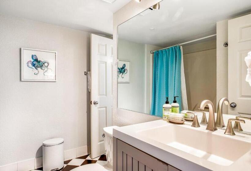 דירת שני חדרים, Sunrise Suites