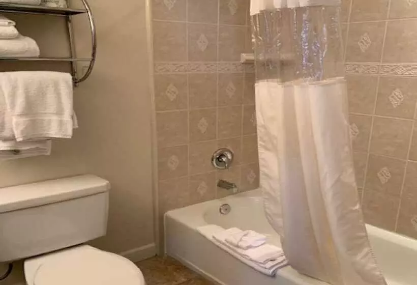 سوئیت با بالکن, The Hotel Oceanside