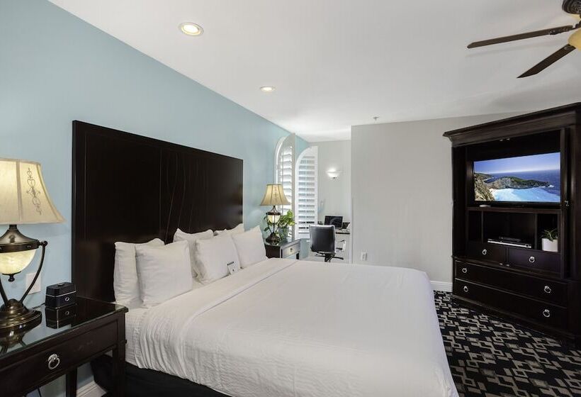 جناح مزوَّد بشرفة, The Hotel Oceanside