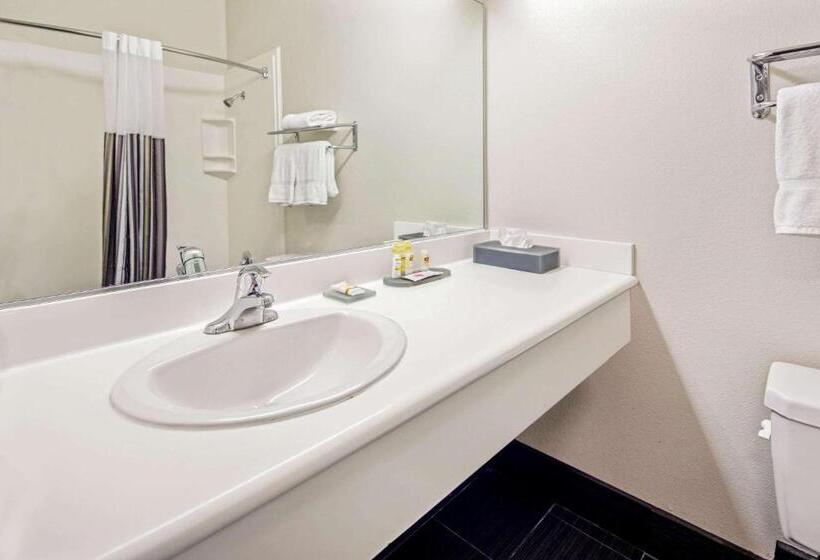 غرفة قياسية سرير كينج, The Hotel Oceanside