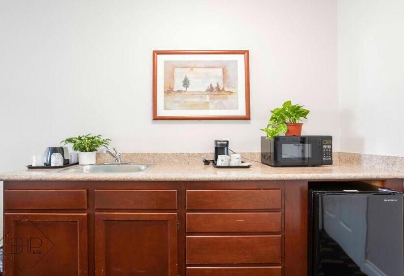 غرفة قياسية, The Hotel Oceanside