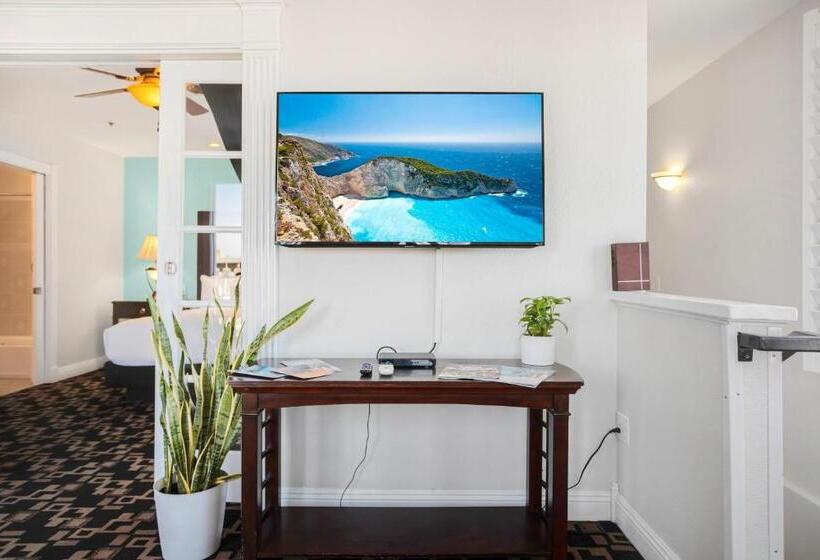 جناح مزوَّد بشرفة, The Hotel Oceanside