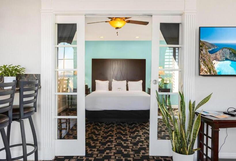 발코니가 있는 스위트, The Hotel Oceanside