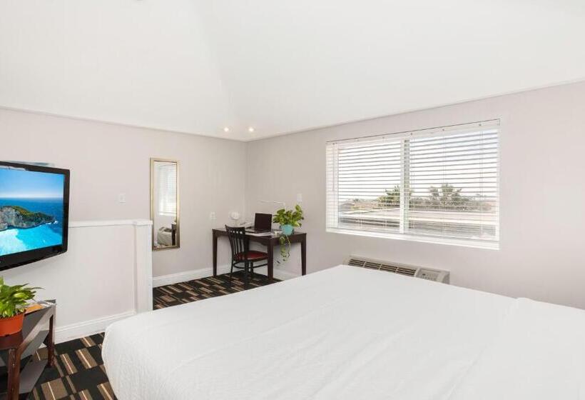 جناح سرير كينج, The Hotel Oceanside