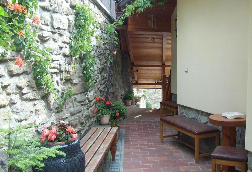 آپارتمان 2 خوابه, Penzión Pod Bránou