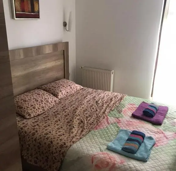 آپارتمان 2 خوابه, Aparthotel Family