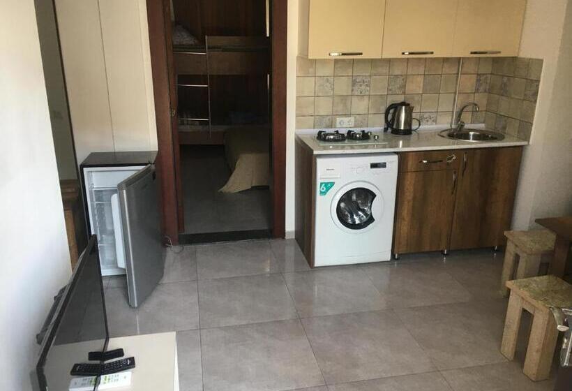 آپارتمان 2 خوابه, Aparthotel Family