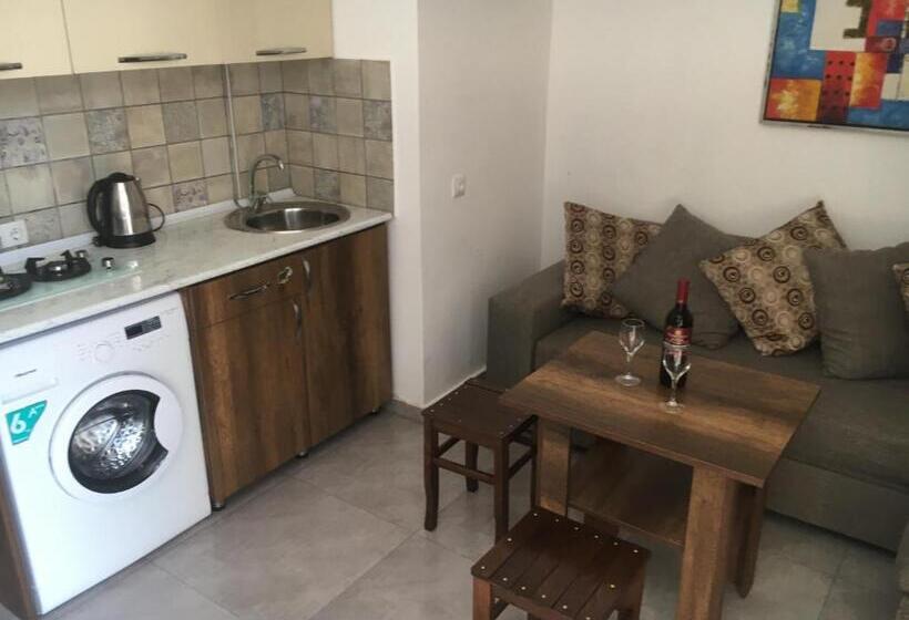 آپارتمان 2 خوابه, Aparthotel Family