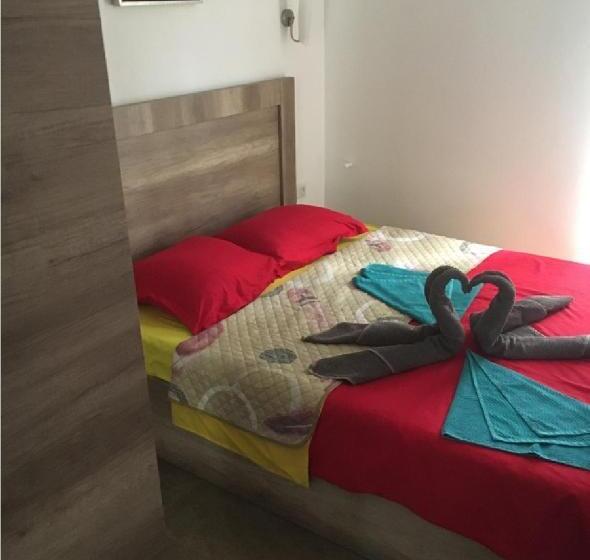 آپارتمان 2 خوابه, Aparthotel Family