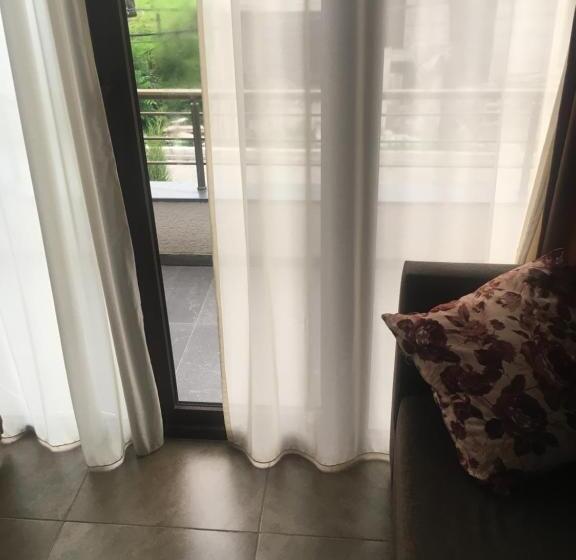 آپارتمان 1 خوابه با تراس, Aparthotel Family