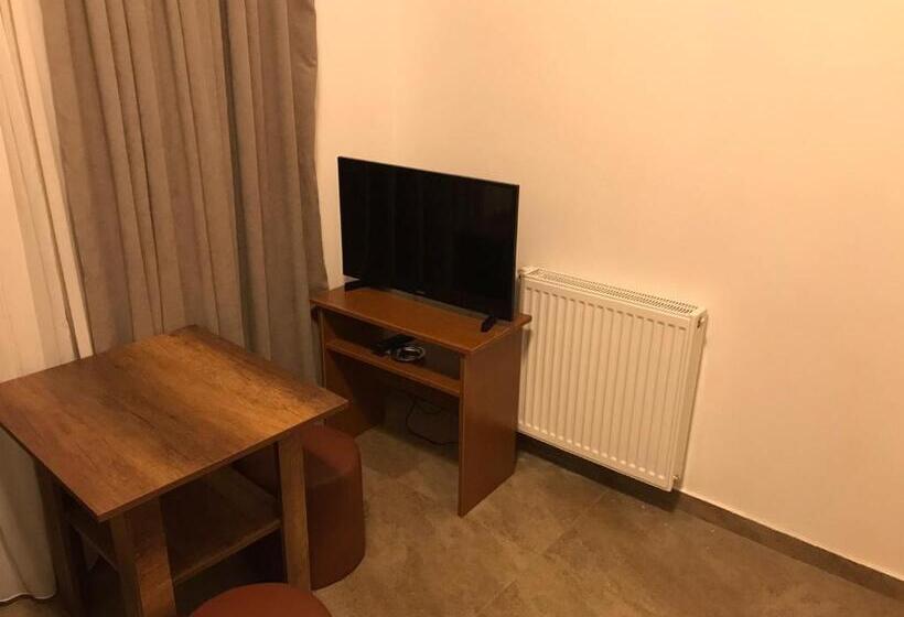 آپارتمان 1 خوابه با تراس, Aparthotel Family