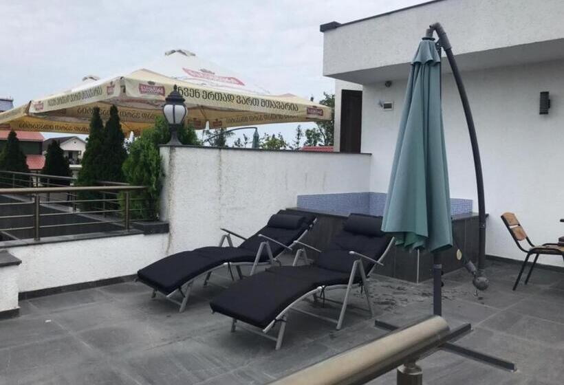 آپارتمان 1 خوابه با تراس, Aparthotel Family