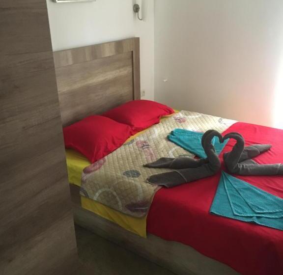 آپارتمان 1 خوابه با تراس, Aparthotel Family