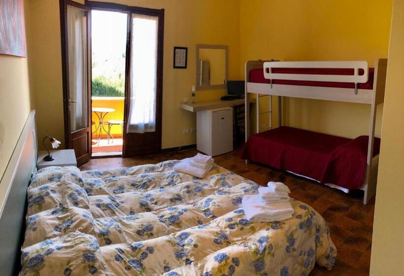 Четырехместный Номер Стандарт Вид на Сад, Agriturismo Eucaliptus