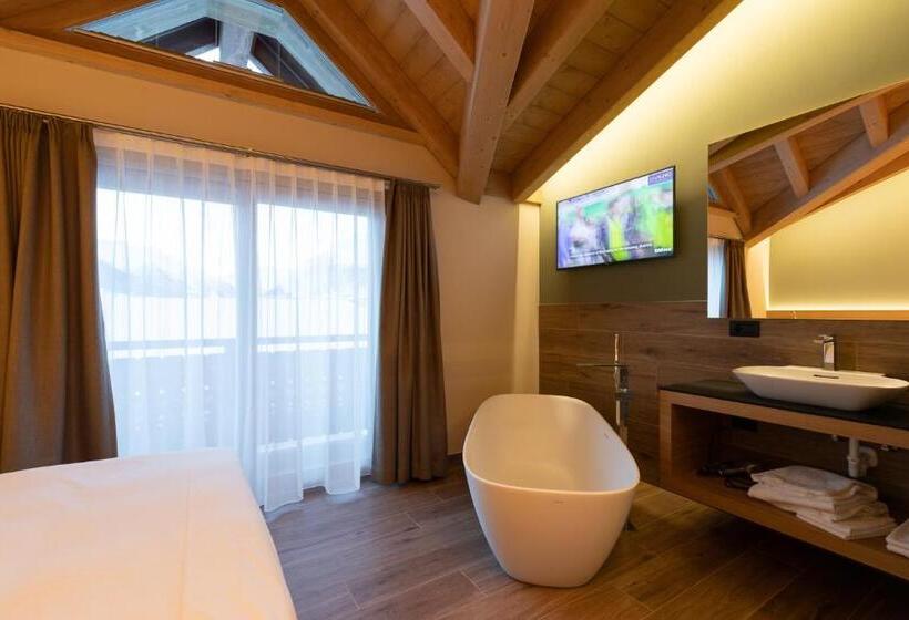 חדר דלוקס, Centro's