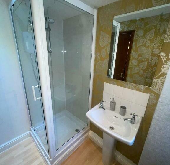 高级大房间, Cocketts