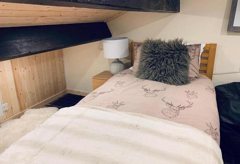 1间卧室的房子, Cocketts