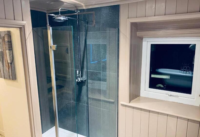 1间卧室的房子, Cocketts