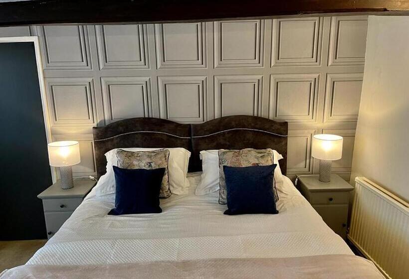 标准三人间, Cocketts