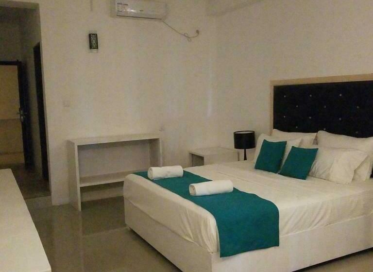 스탠다드 룸 킹사이즈 침대, One World Mirissa