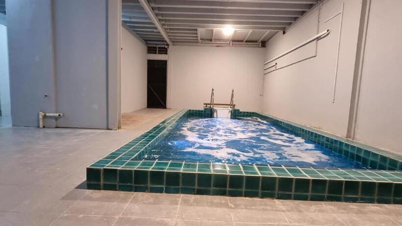 חדר סופריור לשלושה, Jma Ferringhi Beach