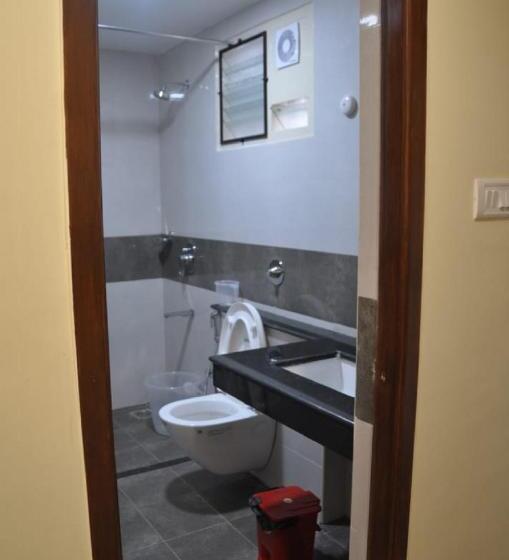 חדר משפחתי, Sau Residency