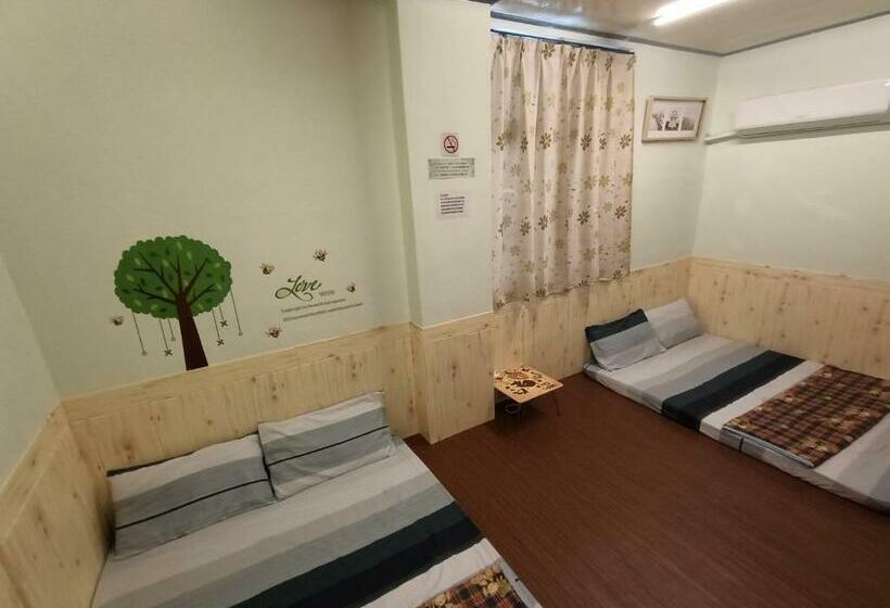 اتاق استاندارد چهار تخته, Ludao B&b