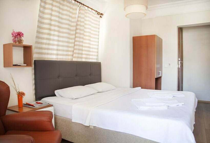 Quarto Estandar, Oğuz Otel Datça