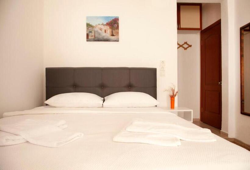 Quarto Quádruplo Estandar, Oğuz Otel Datça