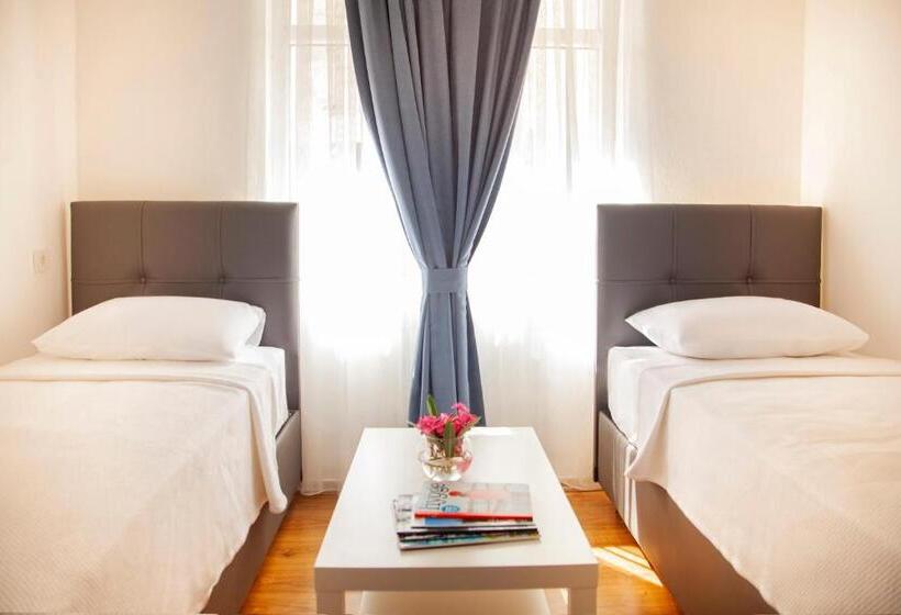 Quarto Quádruplo Estandar, Oğuz Otel Datça