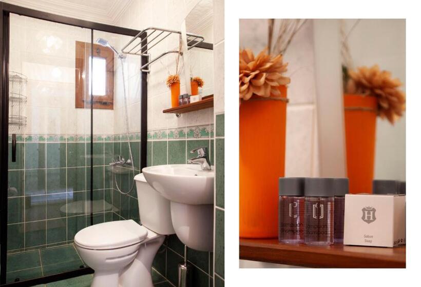 Quarto Quádruplo Estandar, Oğuz Otel Datça