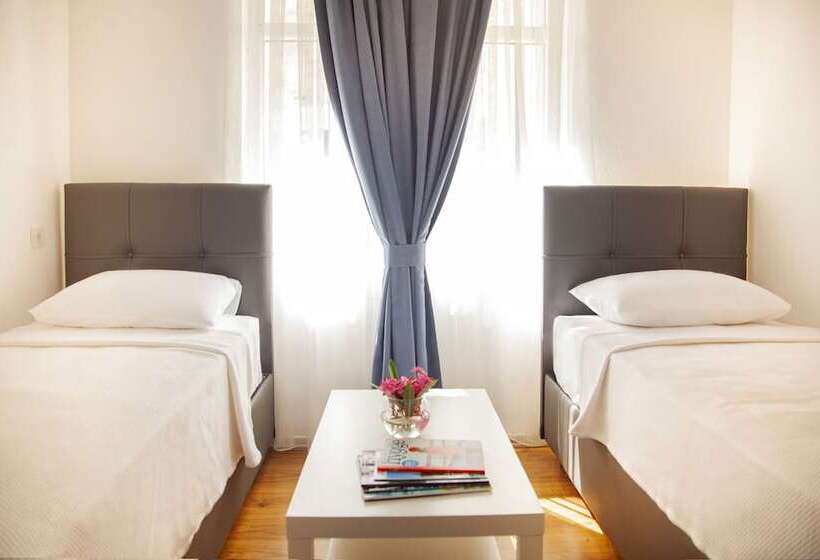 Quarto Quádruplo Estandar, Oğuz Otel Datça