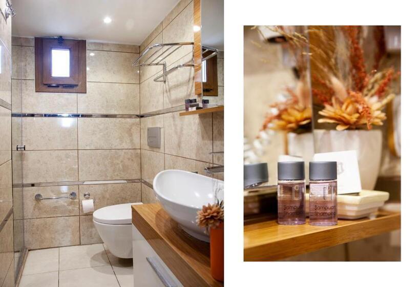 Quarto Triplo Estandar, Oğuz Otel Datça