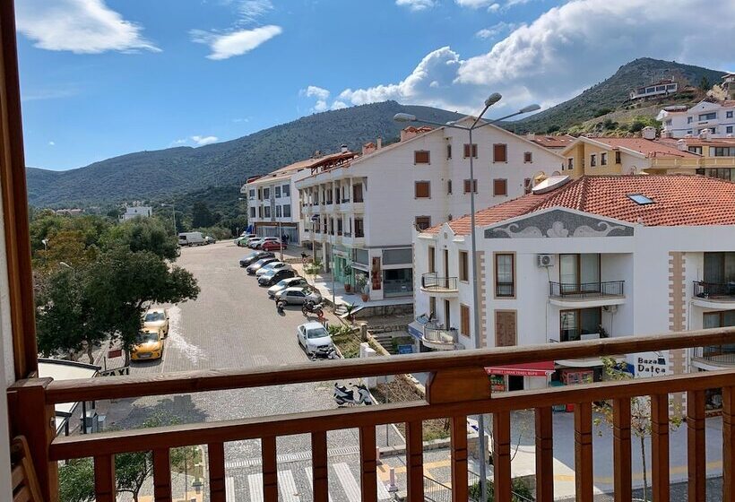 Quarto Triplo Estandar, Oğuz Otel Datça