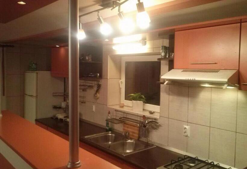 침실 1개 아파트, Atia Residence