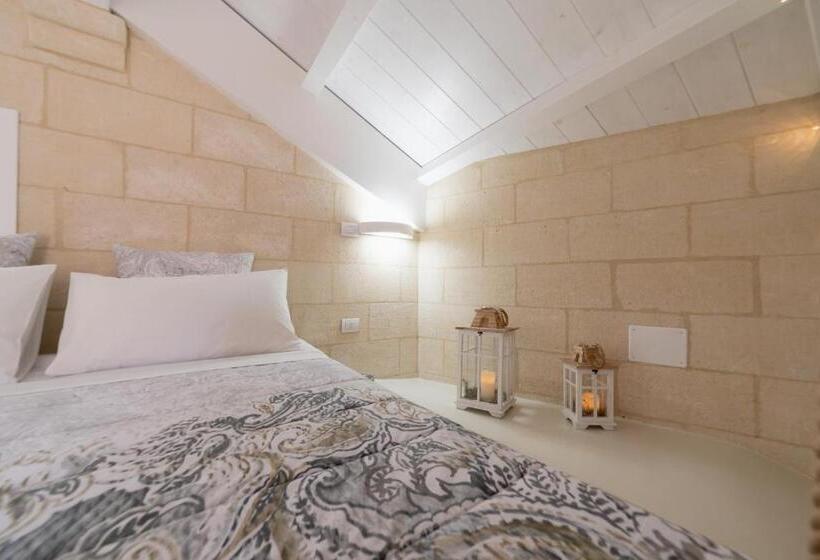 חדר דלוקס עם מרפסת, Palazzo Virgintino Sassi Rooms