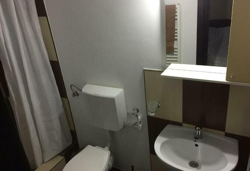 Quarto Estandar com Sacada, Vila Dg