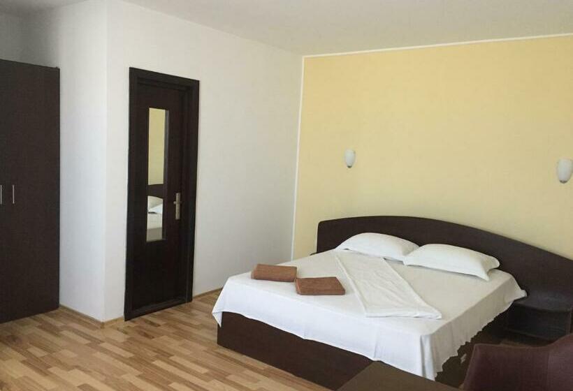 Quarto Estandar com Sacada, Vila Dg