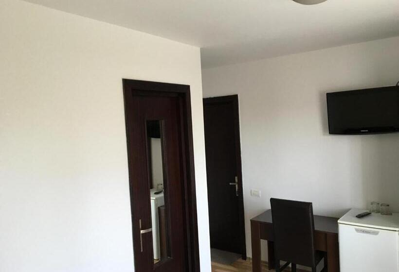 Quarto Estandar com Sacada, Vila Dg