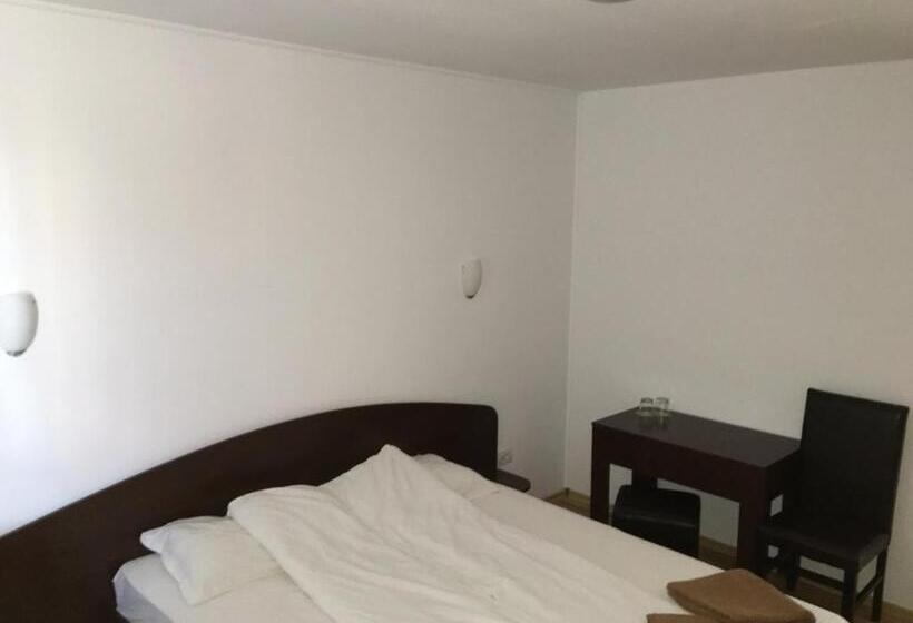 Quarto Estandar com Sacada, Vila Dg
