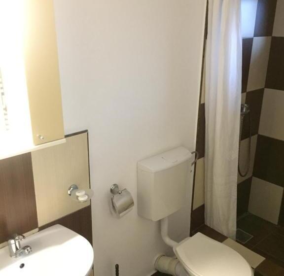 Quarto Estandar com Sacada, Vila Dg