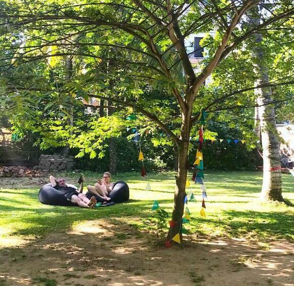 Camera Deluxe, Babylon Mirissa