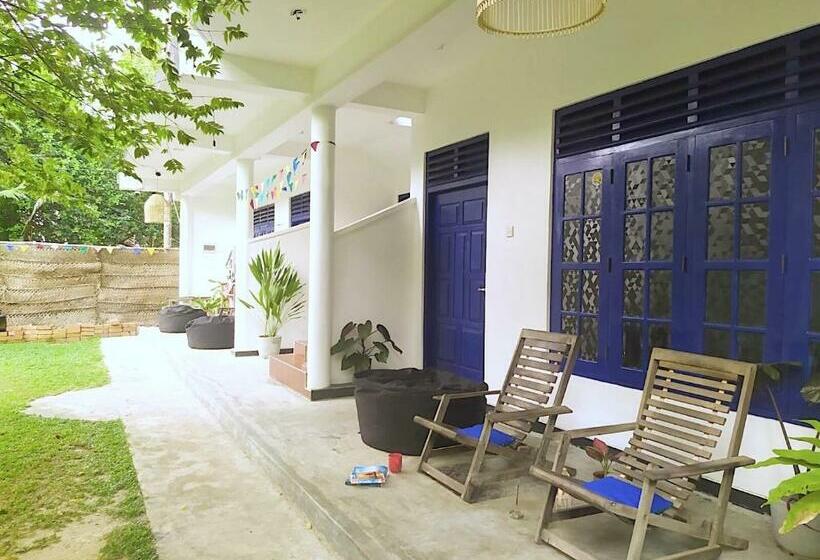 Camera Deluxe, Babylon Mirissa