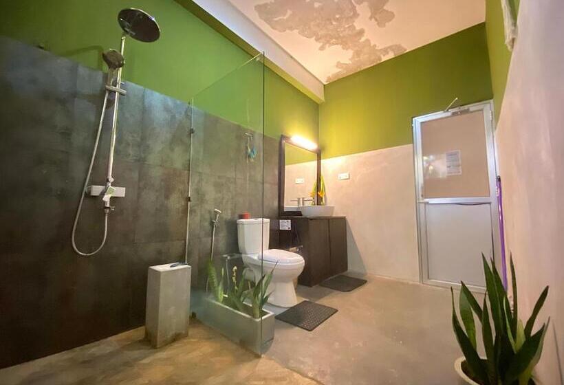 Camera Quadrupla Deluxe, Babylon Mirissa