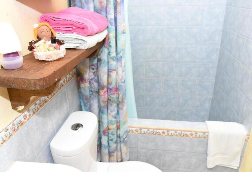 Standart Oda, Cancun Guest House 6