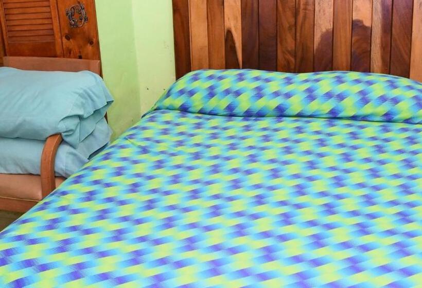 Standart Oda, Cancun Guest House 6