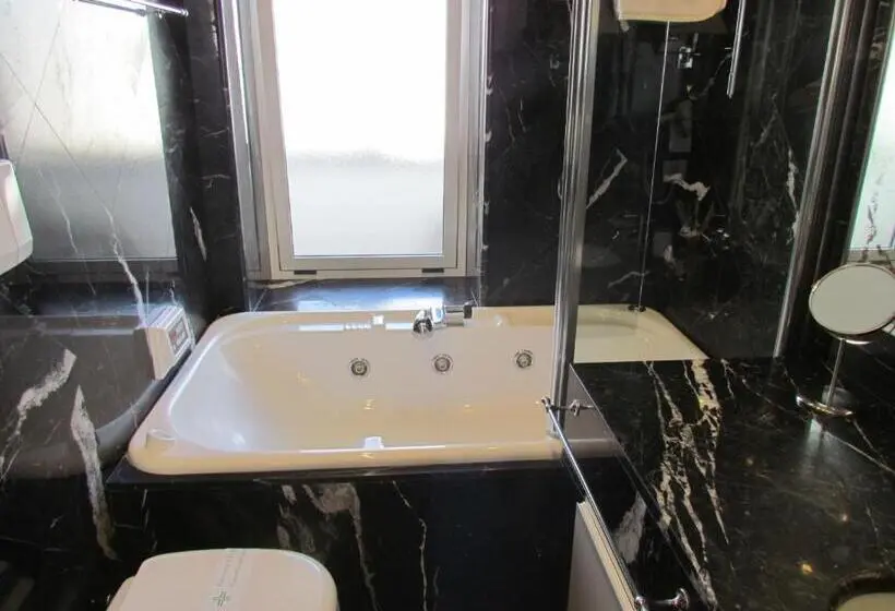 سوئیت با تخت بزرگ, Room 56   Le Dimore