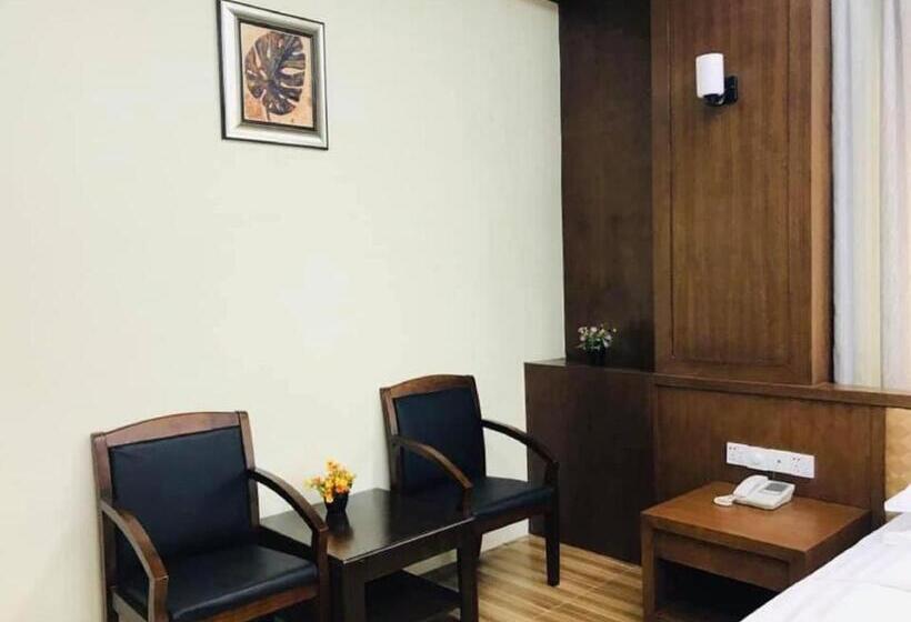 اتاق لوکس با تخت بزرگ, Royal Peacock