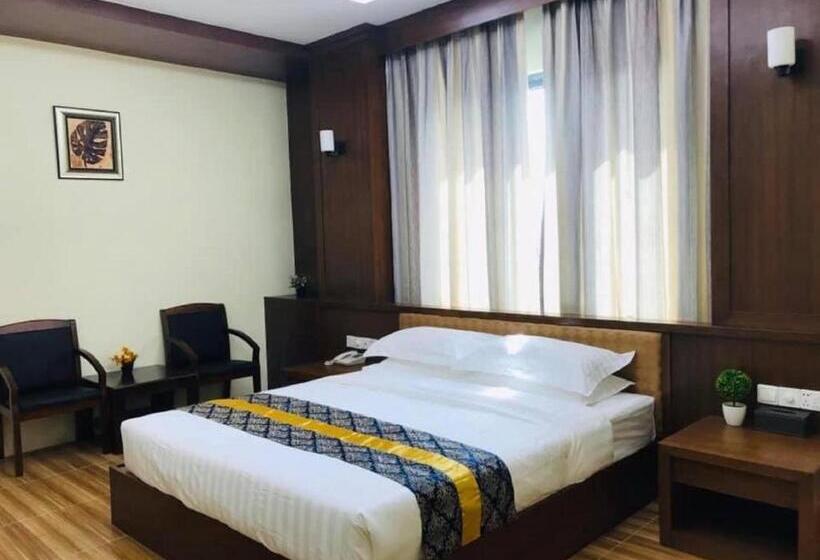 اتاق لوکس با تخت بزرگ, Royal Peacock