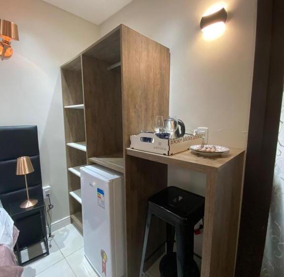 سوئیت با وان آب گرم, Bombinhas Guest House